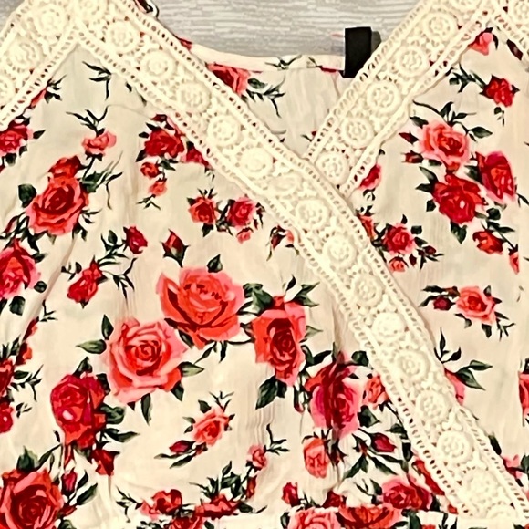 Floral crop top - Picture 3 of 5